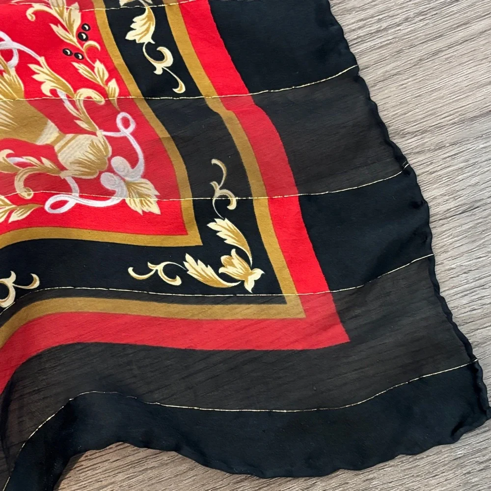 Source Unknown luxurious scarf